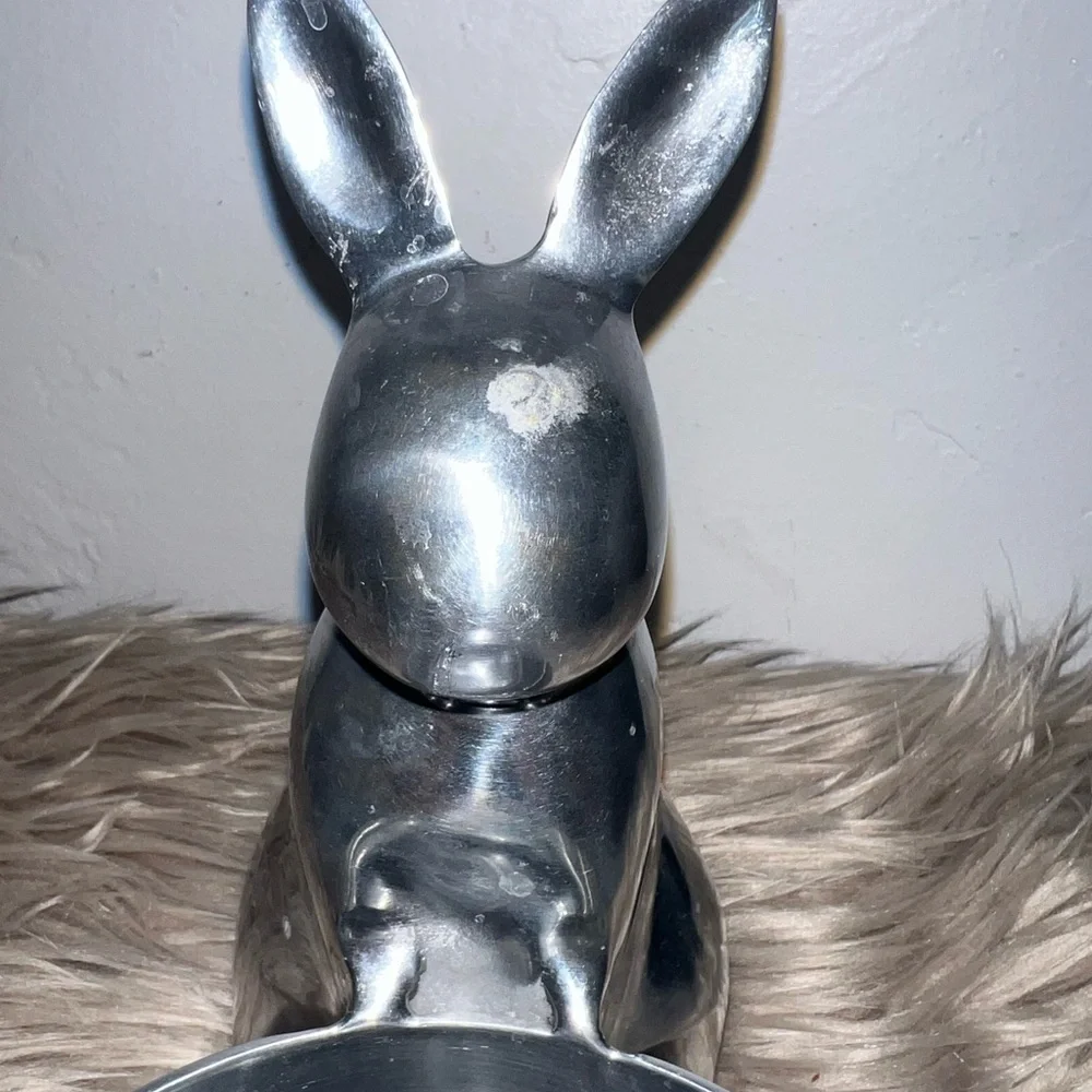 Easter Bunny w/ Attached Bowl Shiny Silver Finish Aluminum 7